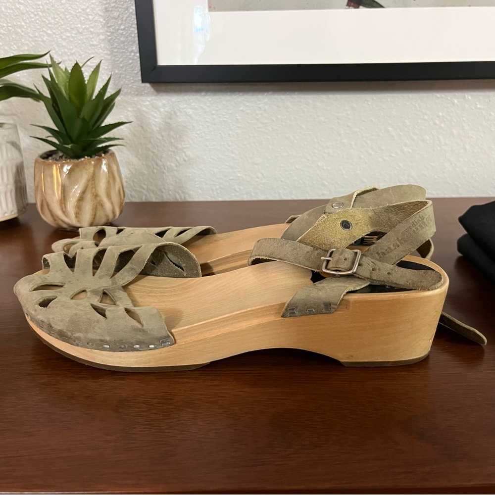 Swedish Hasbeens Toffel clog sandal light green size 39